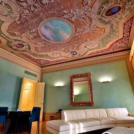 Hotel Rua Frati 48 In San Francesco Модена Екстер'єр фото