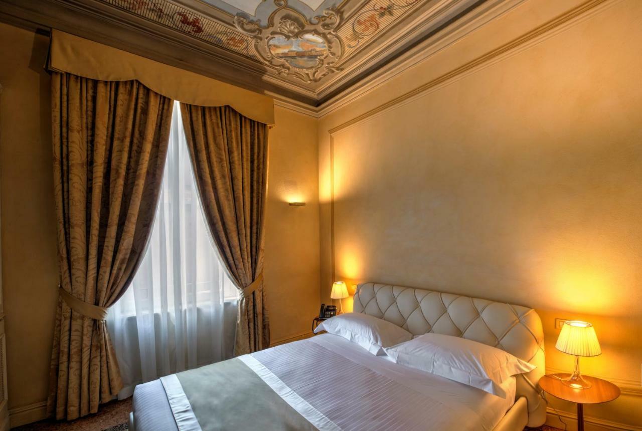 Hotel Rua Frati 48 In San Francesco Модена Екстер'єр фото