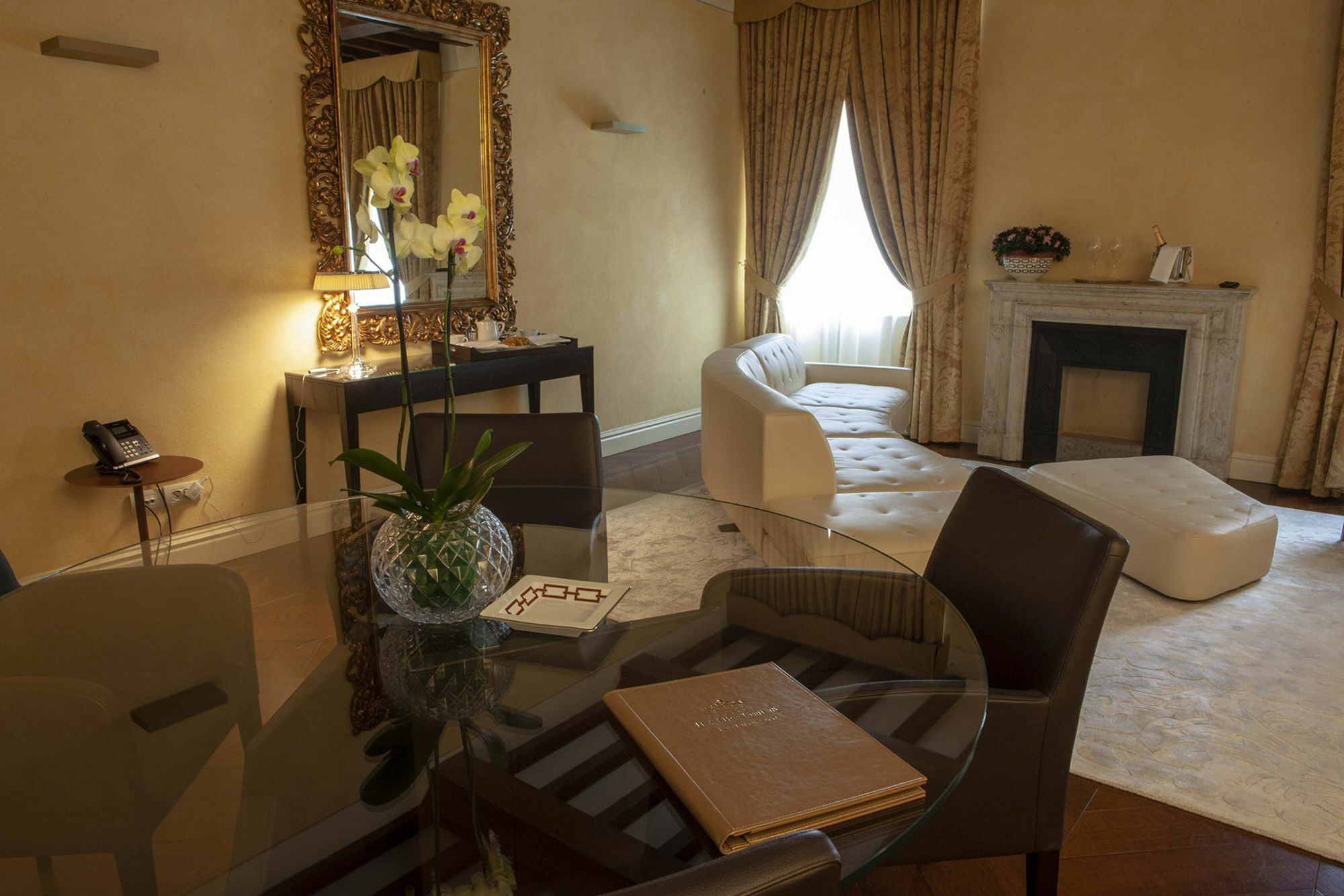 Hotel Rua Frati 48 In San Francesco Модена Екстер'єр фото